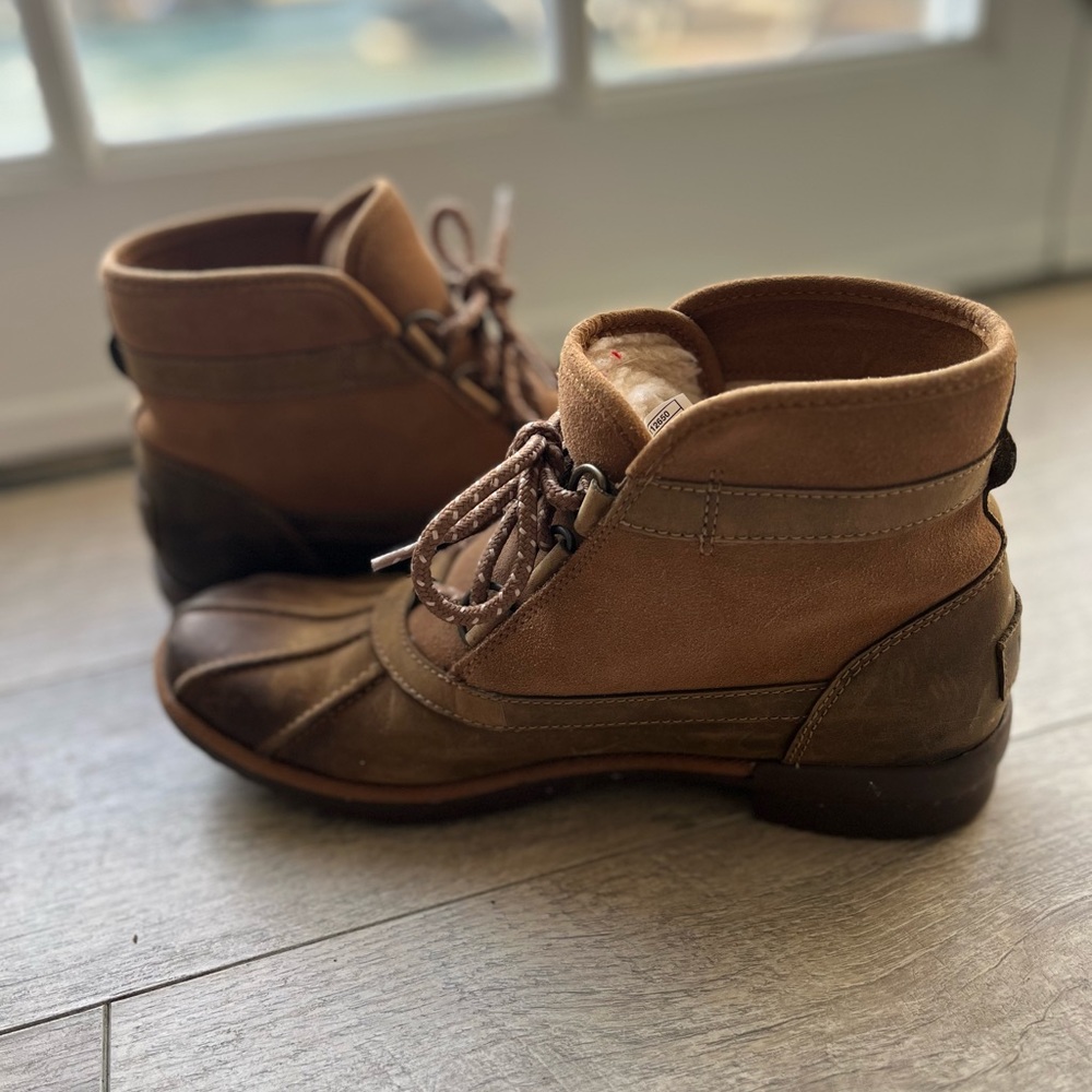 Ugg duck boots